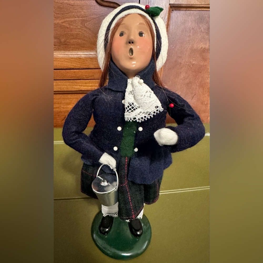 Byers Choice Retired School Girl with Pail  Figurine 1994